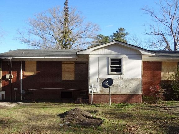 3rd image of 12 E Sassafras St.