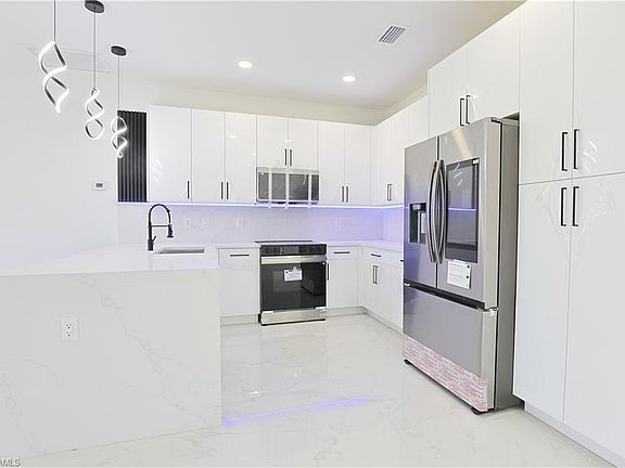 4th image of 2028 Xelda AVE N