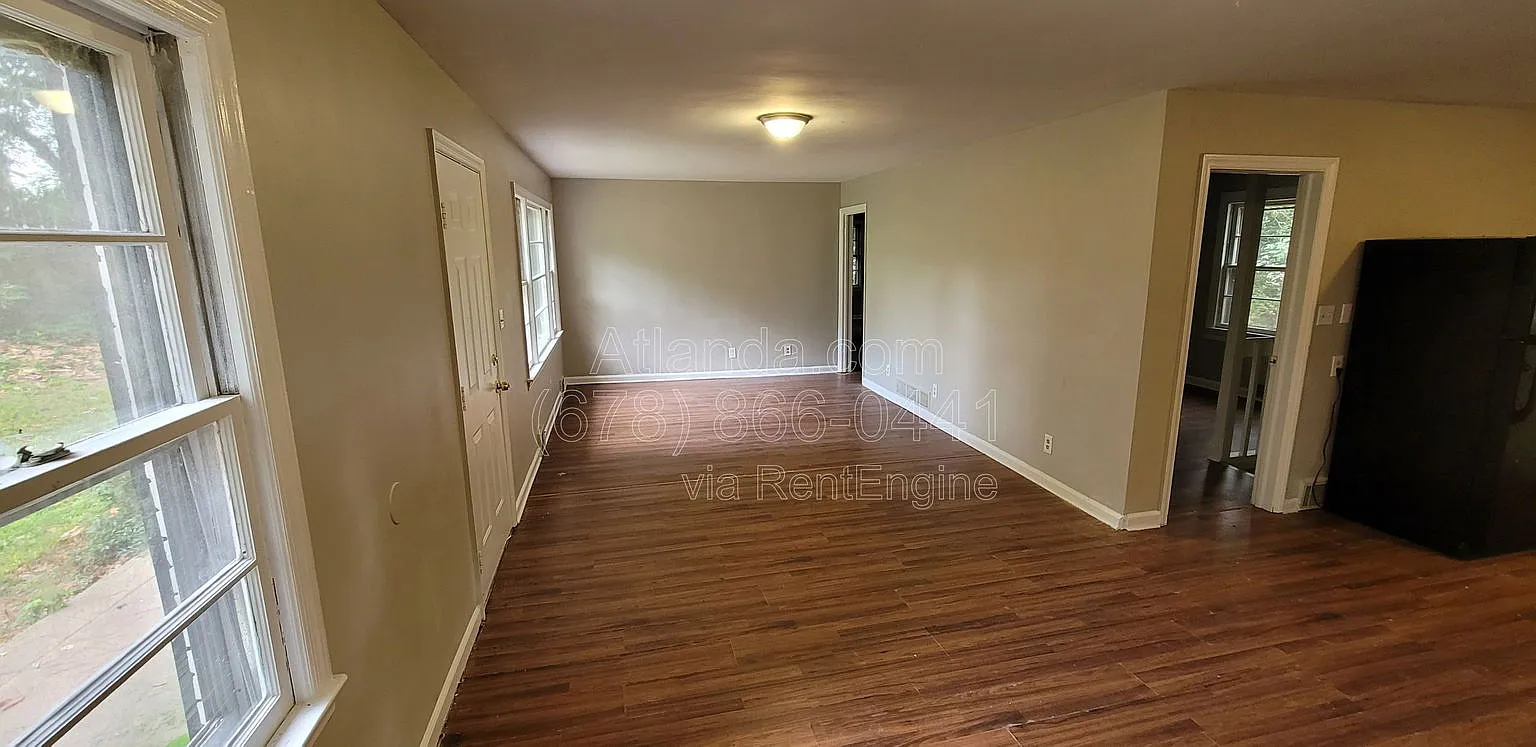 6 bed, 2.0 bath, $2,449 — Photo 4