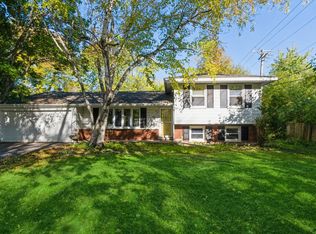 22W204 Hackberry Dr, Glen Ellyn, IL 60137