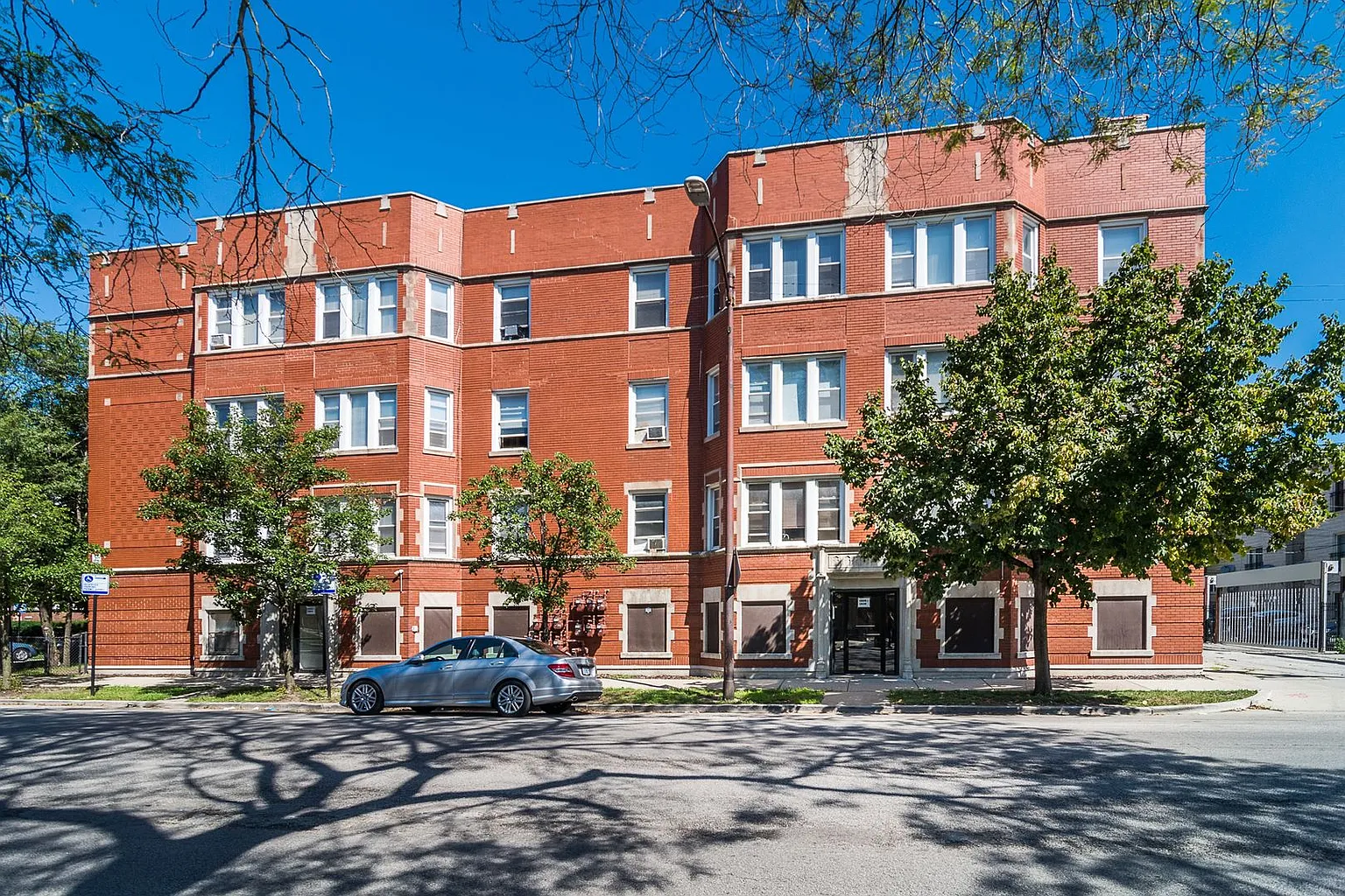 1822-1830 E 73rd St #2 photo 1