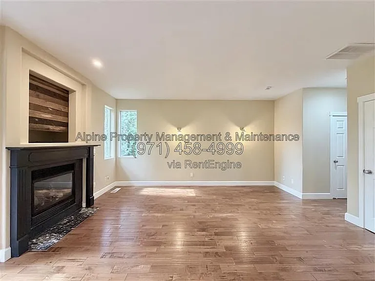 5758 NE Damsel Dr — Photo 4