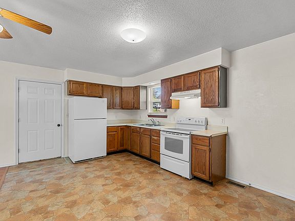 5th image of 1110 Rebecca St