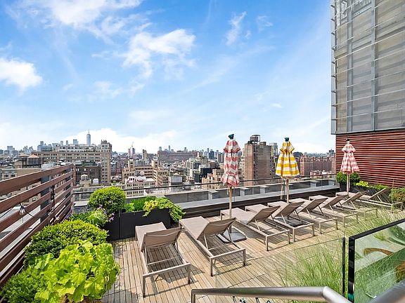 5th image of 225 W 28th St APT 6A