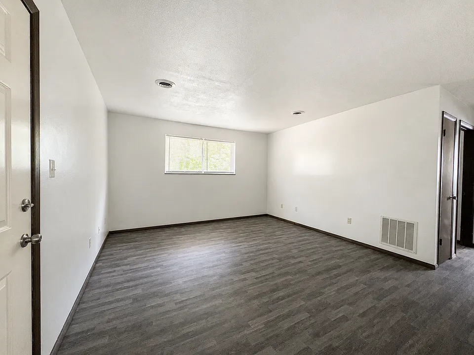 97 Palomino Dr #4