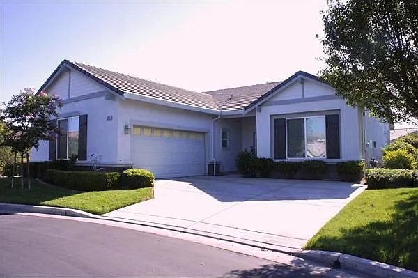 380 Saint Claire Ter photo 1