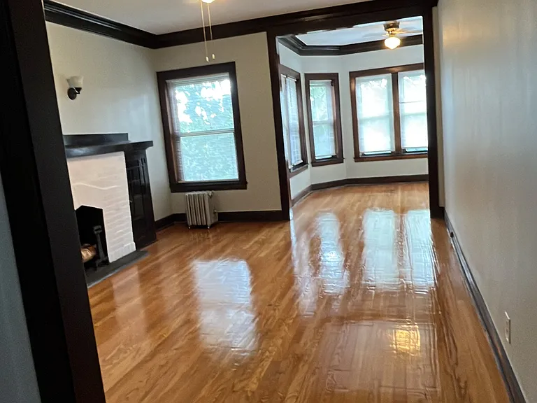 108 N Mayfield Ave — Photo 3