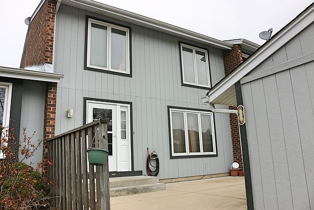 1st image of 235 Applewood Ln