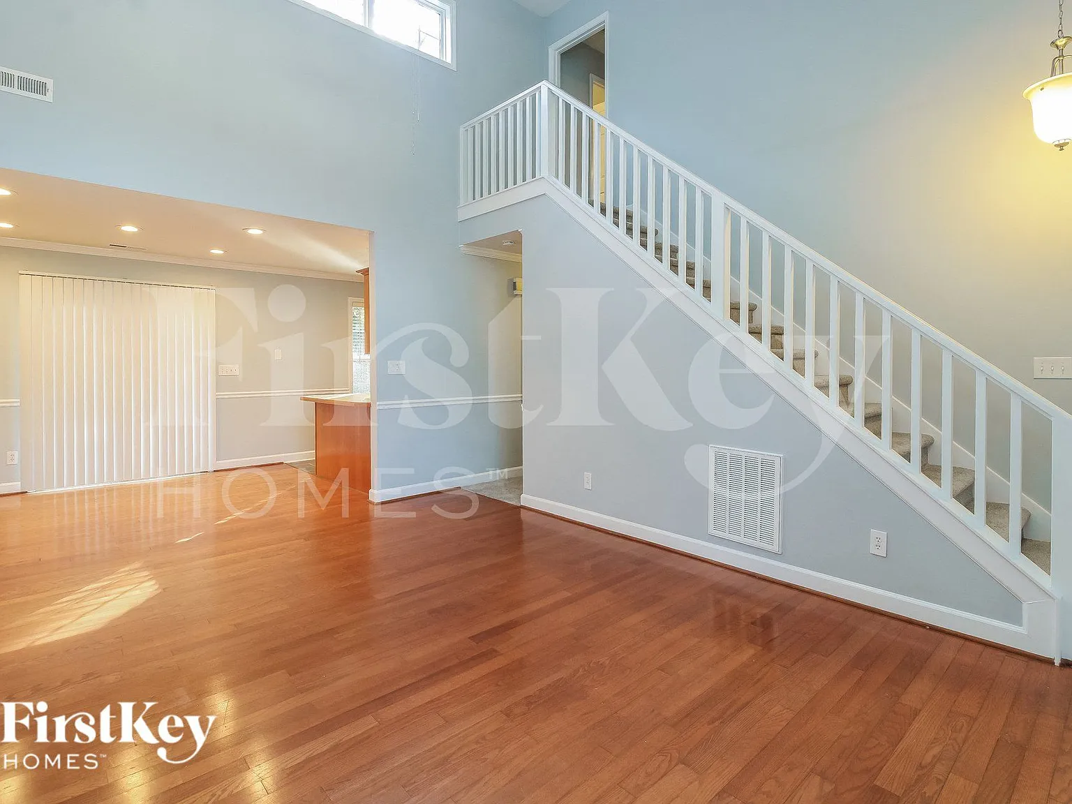 3 bed, 2.0 bath, 1278 sqft, $2,025 — Photo 2