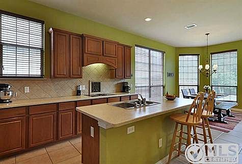 4th image of 3308 Hamilton Dr