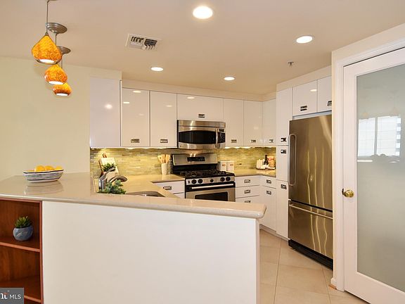 4th image of 3830 9th St N APT 803E