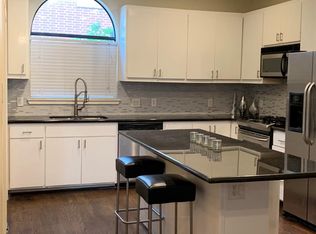 5832 Larkin St, Houston, TX 77007