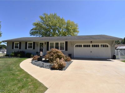 671 Meadowland Dr, Hubbard, OH, 44425