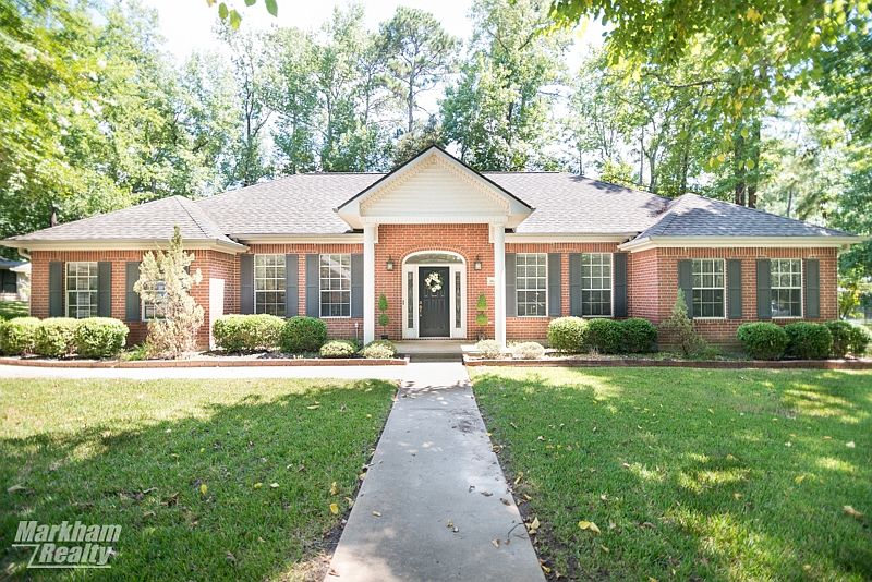 1st image of 1843 Green Briar Dr
