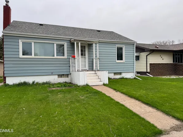 205 1st Ave NE, Beulah, ND 58523