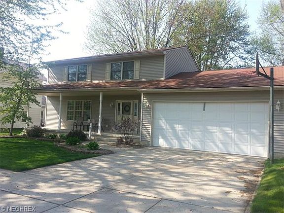 2nd image of 571 Franklin Ave