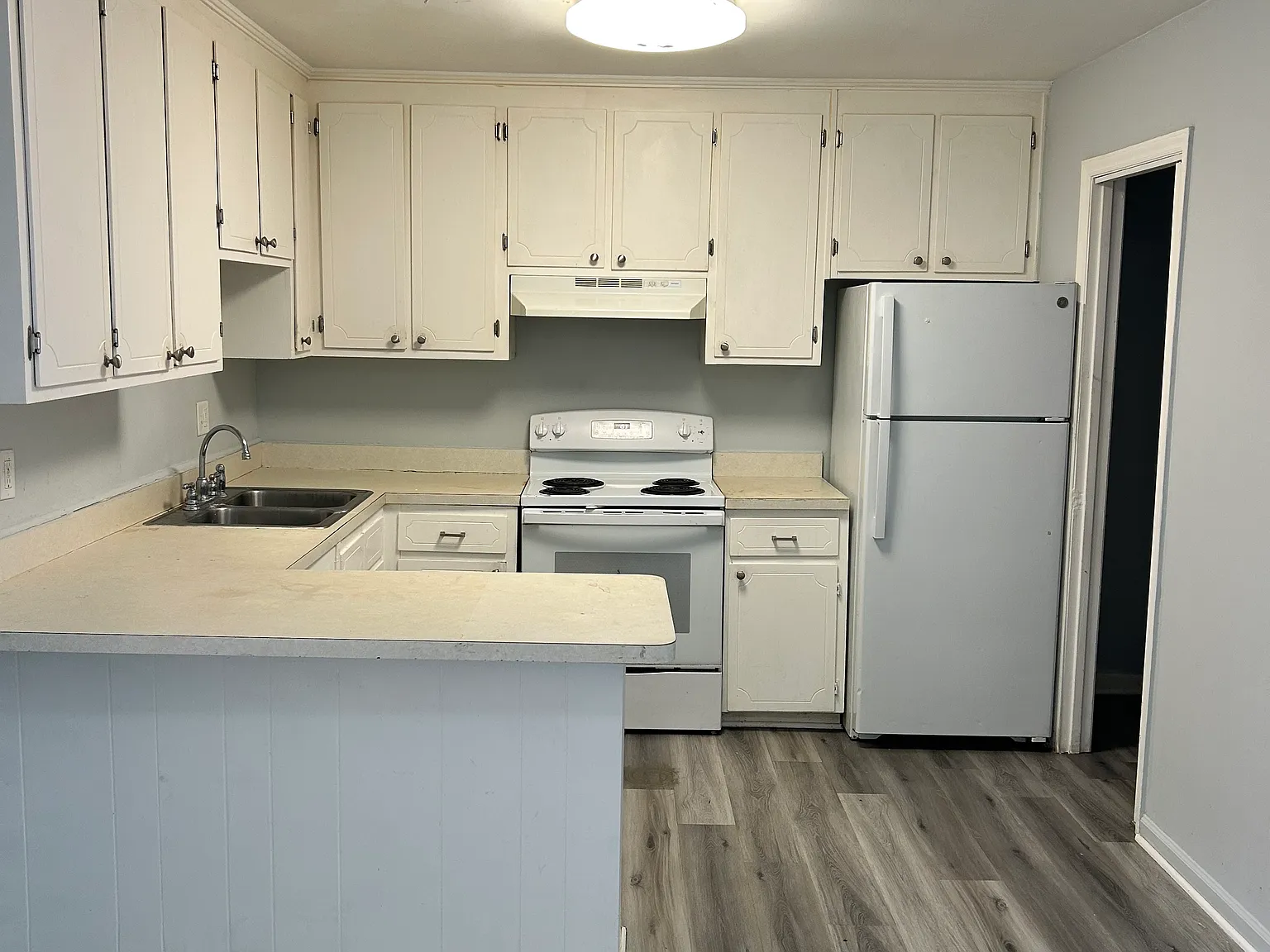3 bed, 1252 sqft, $2,100 — Photo 3