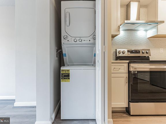 5th image of 3709 S George Mason Dr APT 802
