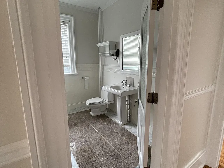 400 N Potomac St — Photo 10