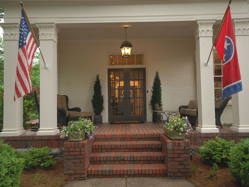 1st image of 3948 Woodlawn Dr