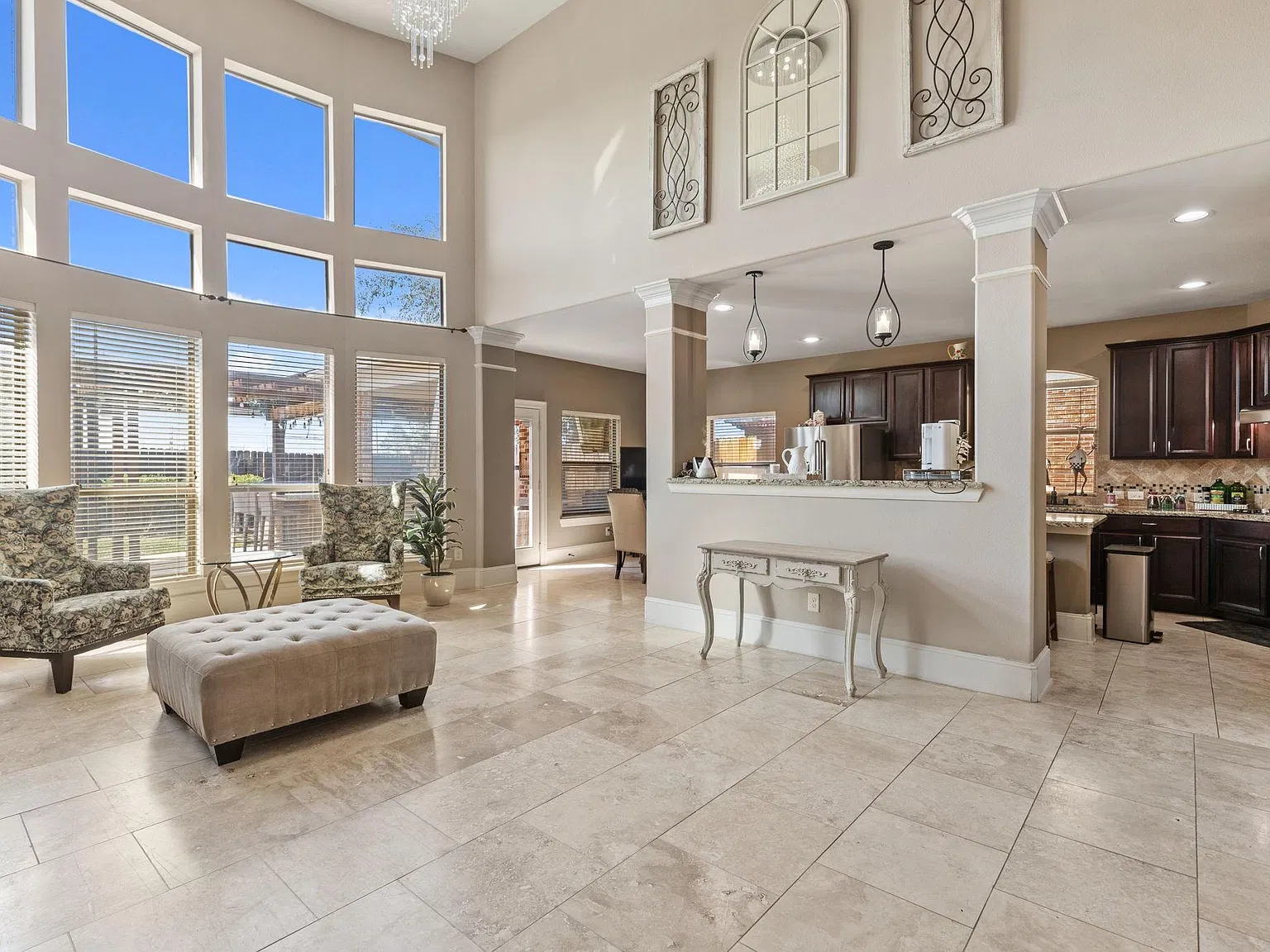 4 bed, 3.5 bath, 4259 sqft, $3,500 — Photo 4