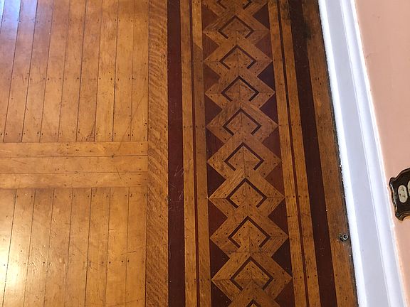 Pattern in Living Room Flrs