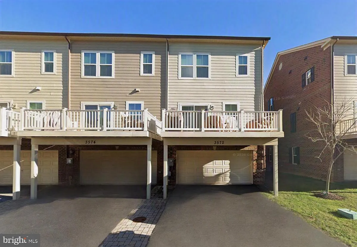 3 bed, 4.0 bath, 1760 sqft, $2,900 — Photo 3