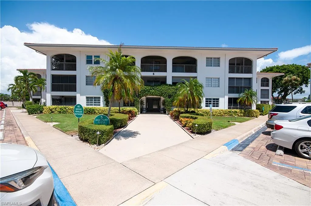 2 bed, 2.0 bath, 871 sqft, $2,395 — Photo 3