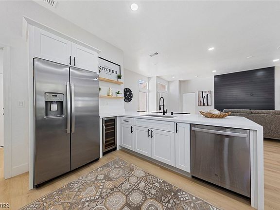2nd image of 10201 Crescent Creek Dr
