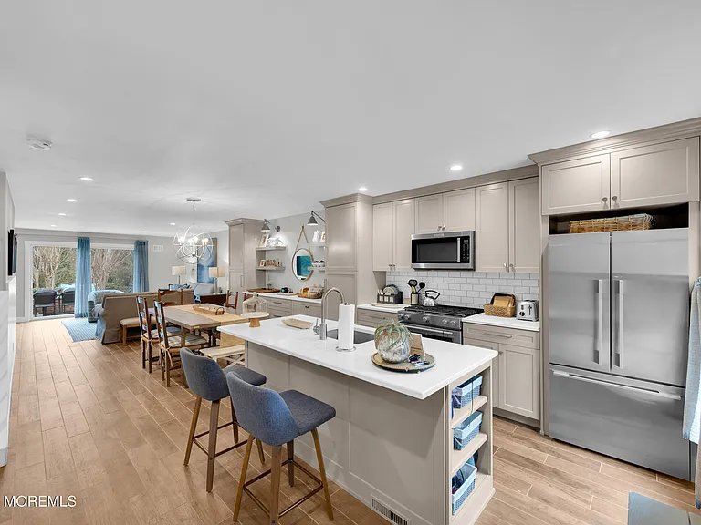 51 Wyckham Rd — Photo 8