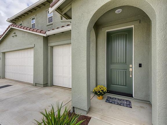 4th image of 3560 Heron Dr
