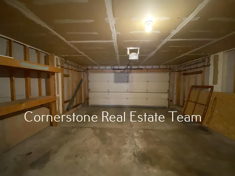 1345 Coolcrest Dr — Photo 26