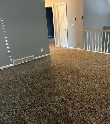 5th image of 6704 S 152nd St