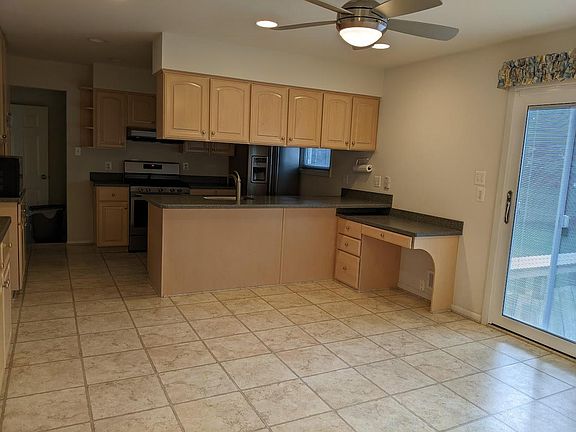 4th image of 4904 King Richard Dr