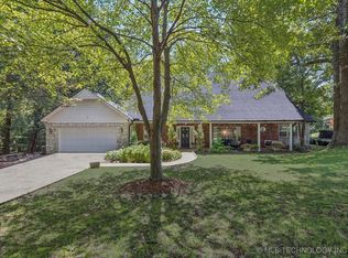 615 E Winston Cir, Broken Arrow, OK 74011