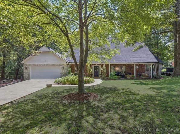 615 E Winston Cir, Broken Arrow, OK 74011