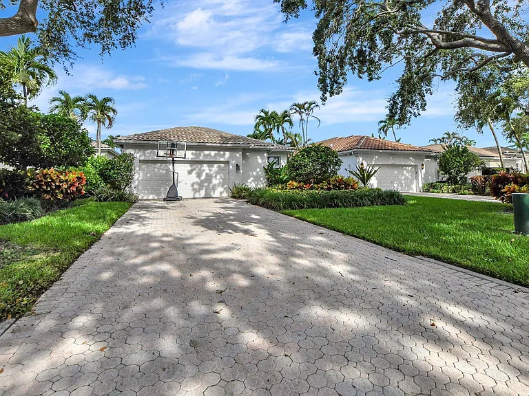 6609 NW 24th Ave — Photo 5