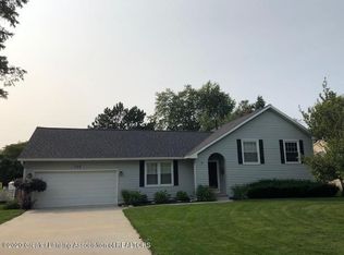 234 Farmstead Ln, Lansing, MI 48917