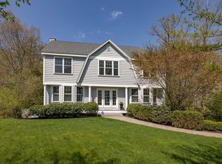 41 Chisholm Farm Dr, Stratham, NH 03885