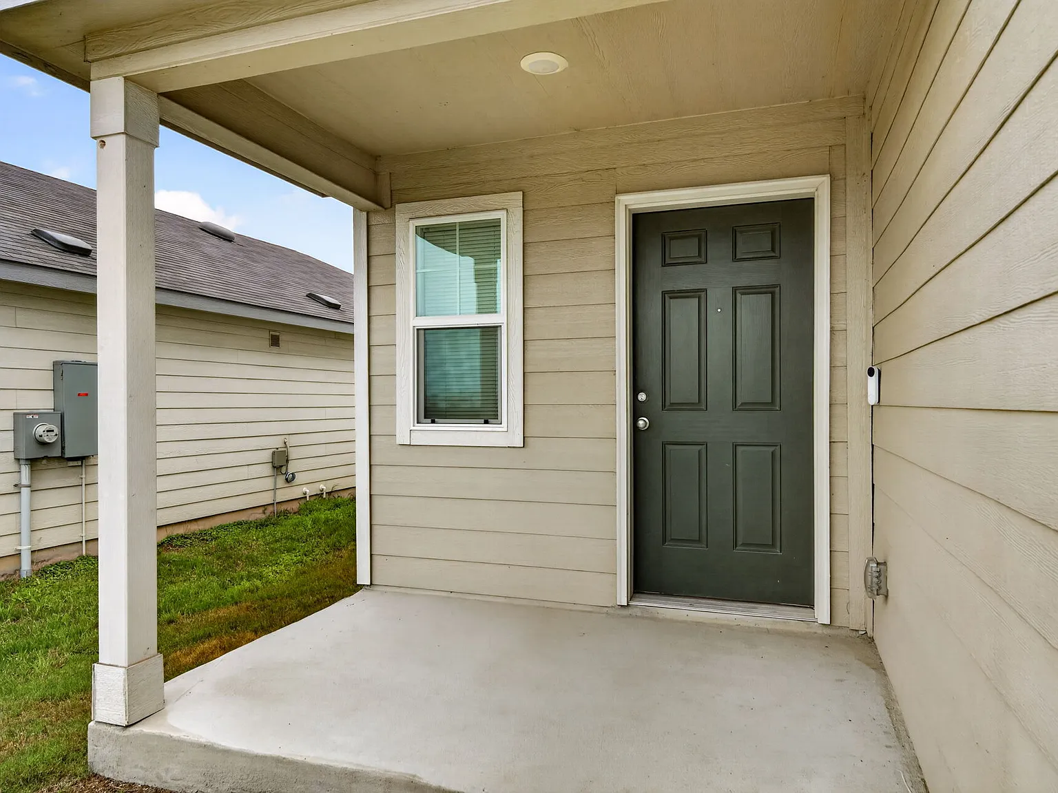 Spacious 4-Bed Home with Fenced Yard & Garage in San Antonio 2,103 Sq Ft of Comfort! — Photo 3