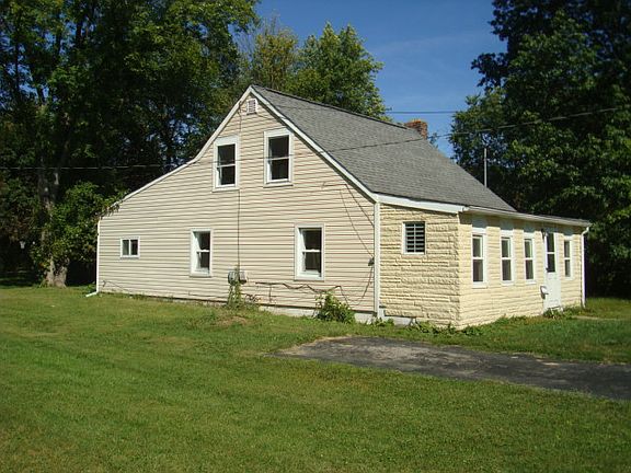 2nd image of 2863 Walnut St