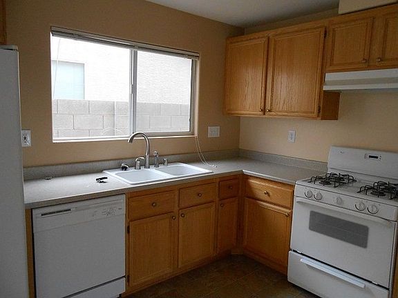 2nd image of 679 Fort Slocum Ave