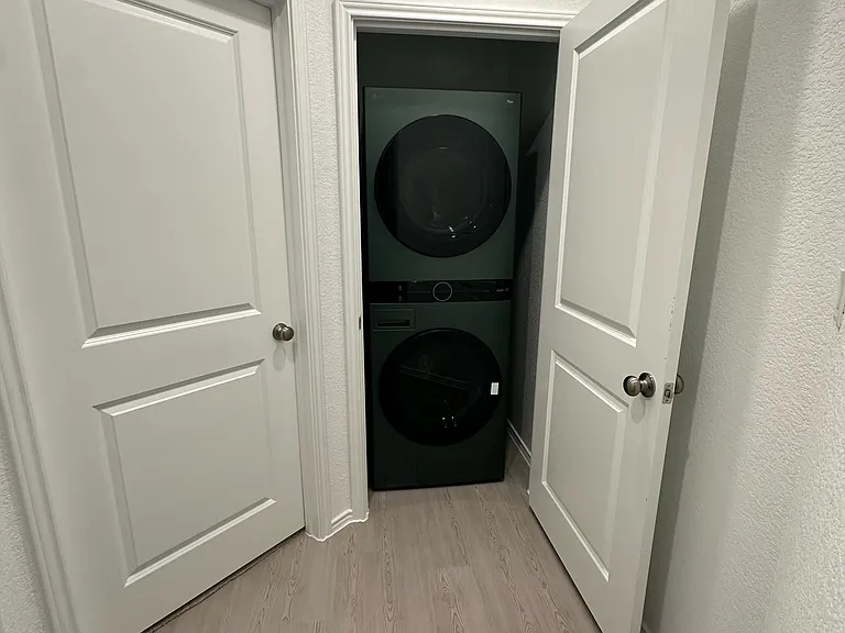 1320 Pickerel St #1 — Photo 6