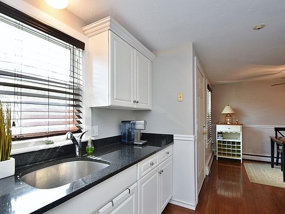 3rd image of 135 Bayberry Hill Ln