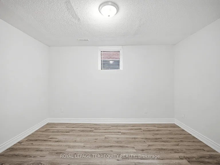28 Pennsylvania Ave #LOWER LEVEL — Photo 18
