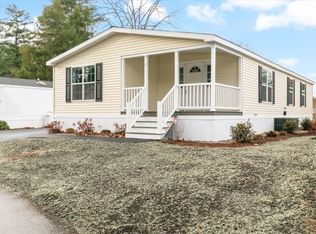 3 B St, Merrimac, MA 01860