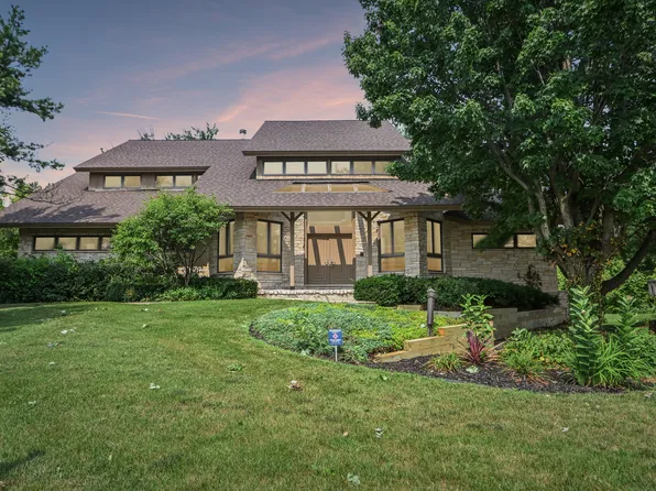 8420 Evergreen Ln, Darien, IL 60561