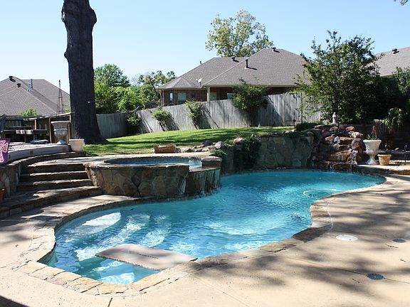 2nd image of 1603 Doral Dr