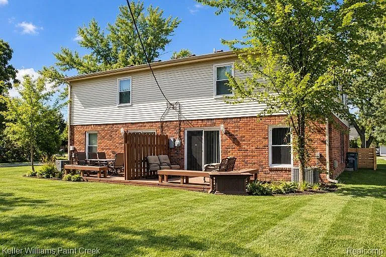 3 bed, 2.5 bath, 1475 sqft, $2,950 — Photo 3