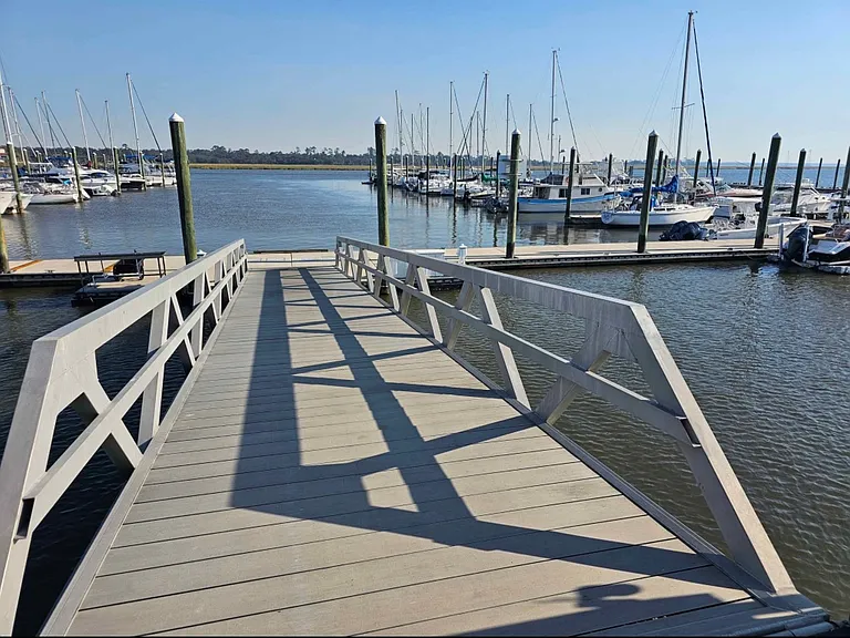 100 Marina Dr #B36 — Photo 2